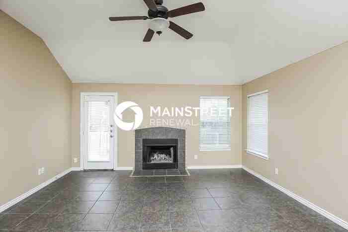 6424 Canyon Trl - Photo 2 of 16