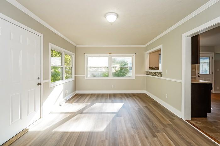 1083 Hancock Ave - Photo 7 of 16