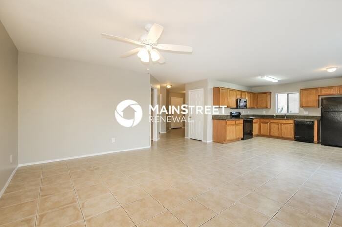 13000 W Lisbon Ln - Photo 3 of 19