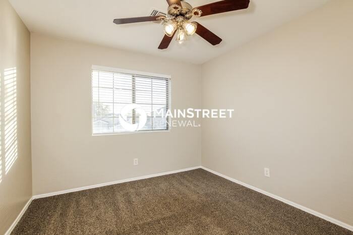 13000 W Lisbon Ln - Photo 6 of 19