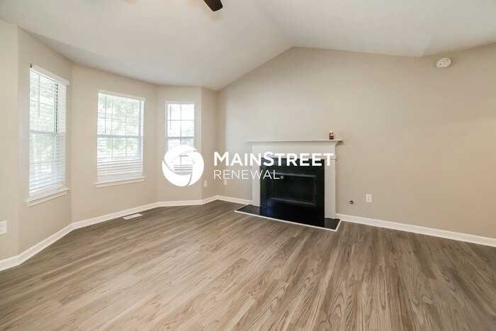 3145 Medina Dr - Photo 4 of 17