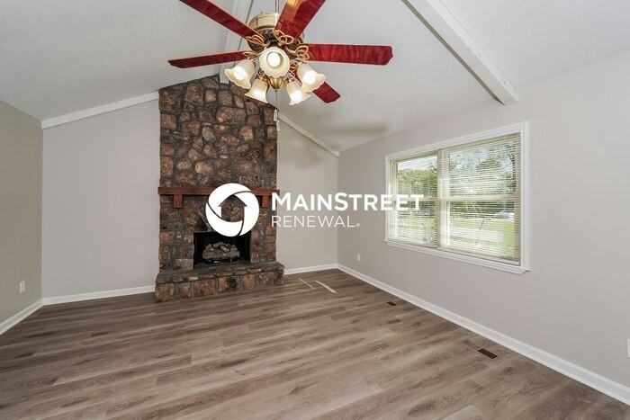 722 Oak Dr E - Photo 5 of 17