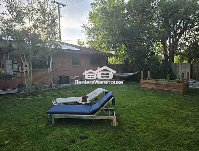 3506 S Holly St - Photo 5 of 25