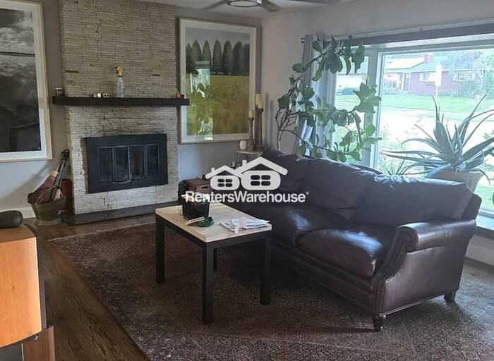 3506 S Holly St - Photo 5 of 14
