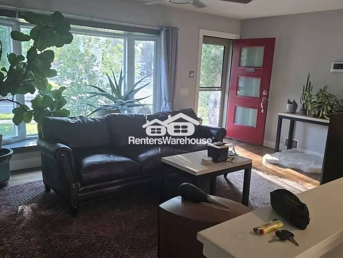 3506 S Holly St - Photo 4 of 14