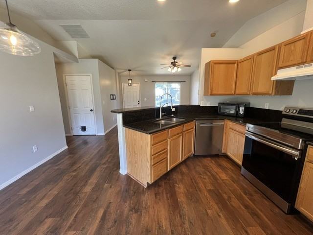 2012 Cambridge St - Photo 5 of 26