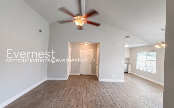 16211 Corsair Rd - Photo 7 of 29
