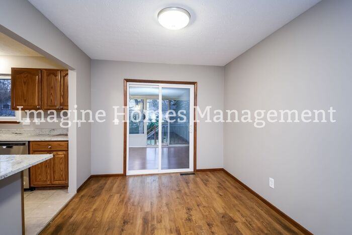 6734 Duneden Ave - Photo 4 of 17