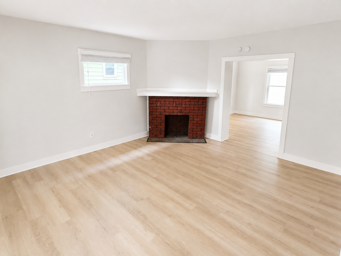82 Detroit St - Photo 2 of 13