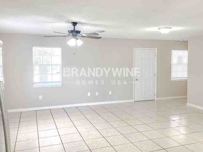 803 E Baker St - Photo 3 of 20