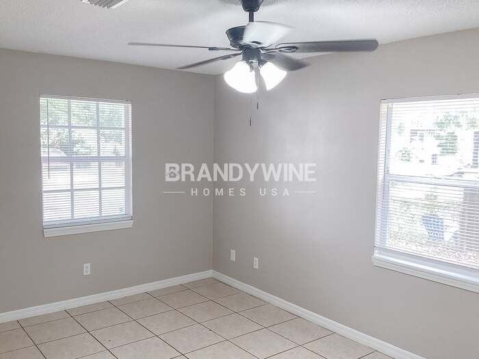 803 E Baker St - Photo 6 of 20