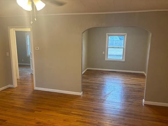 701 N Doris St - Photo 6 of 11