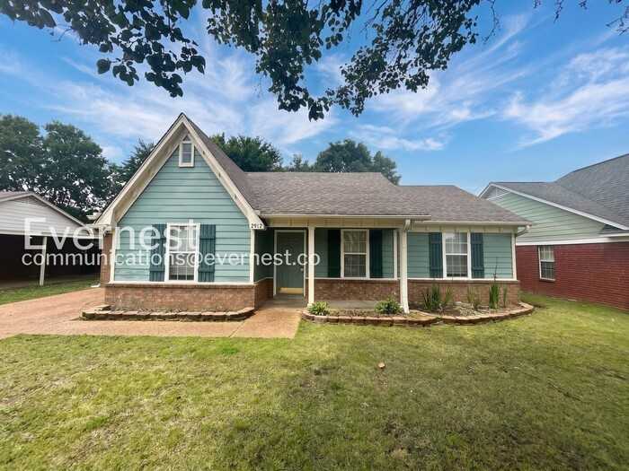 2912 Waverly Dr - Photo 2 of 31