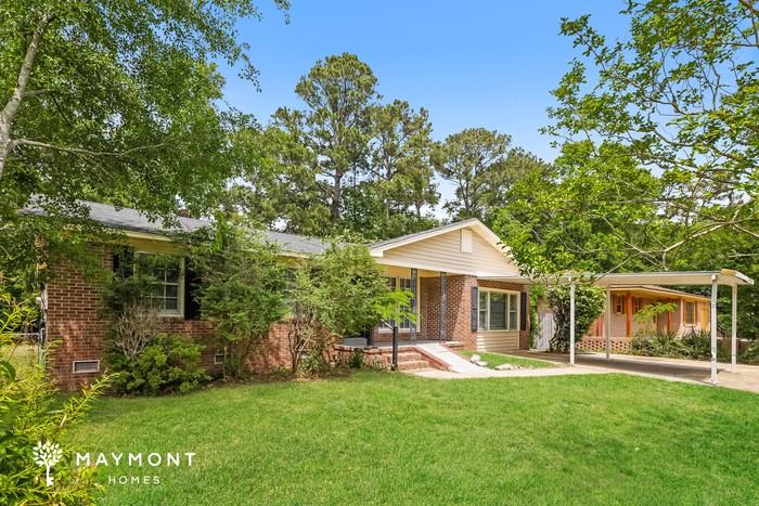 845 Hitching Post Rd - Photo 3 of 11