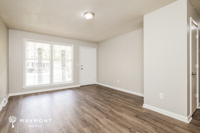 845 Hitching Post Rd - Photo 4 of 11