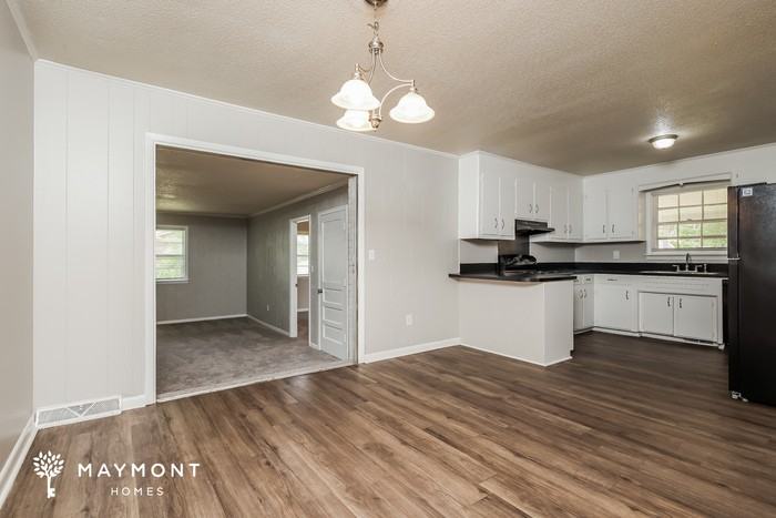 845 Hitching Post Rd - Photo 5 of 11