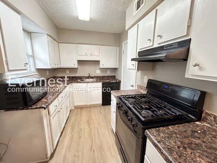 396 Promenade Ct Sw - Photo 2 of 22