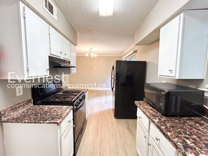 396 Promenade Ct Sw - Photo 3 of 22