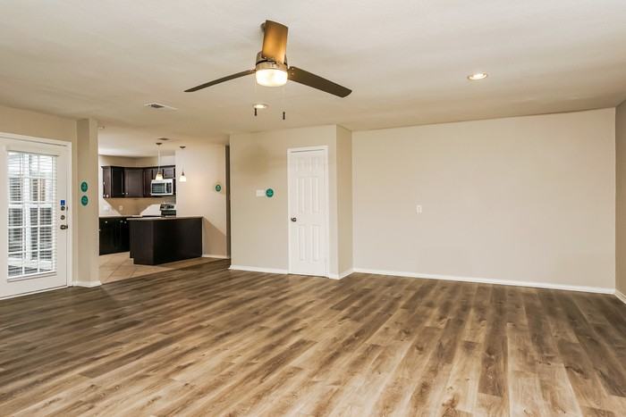 1007 Mill Run Dr - Photo 3 of 16