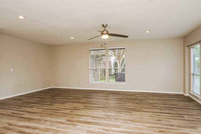 1007 Mill Run Dr - Photo 4 of 16