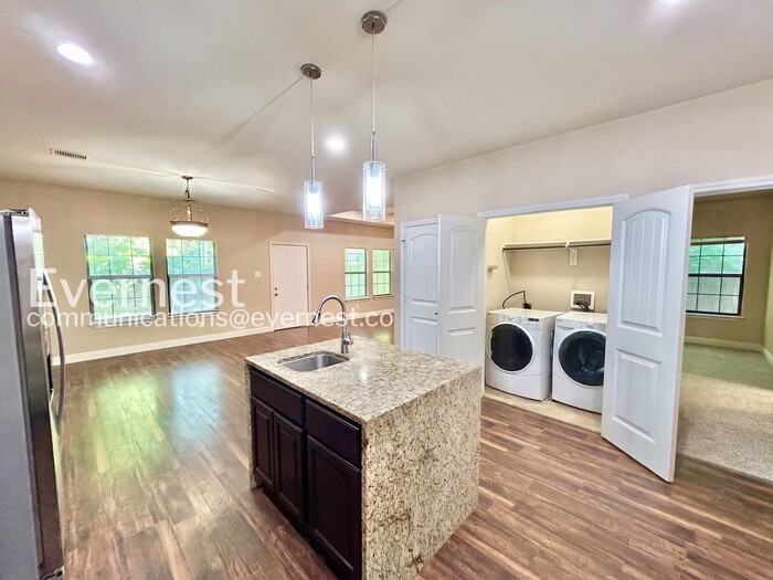 3502 Edgewood St - Photo 5 of 26