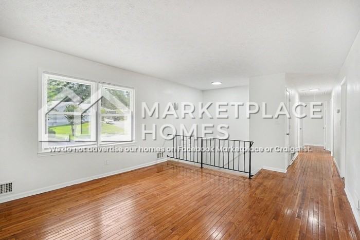 6498 Menlo Way - Photo 4 of 24
