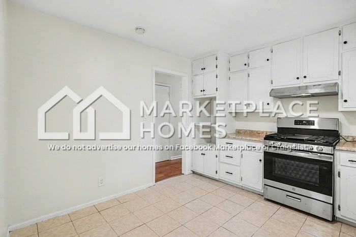 6498 Menlo Way - Photo 7 of 24