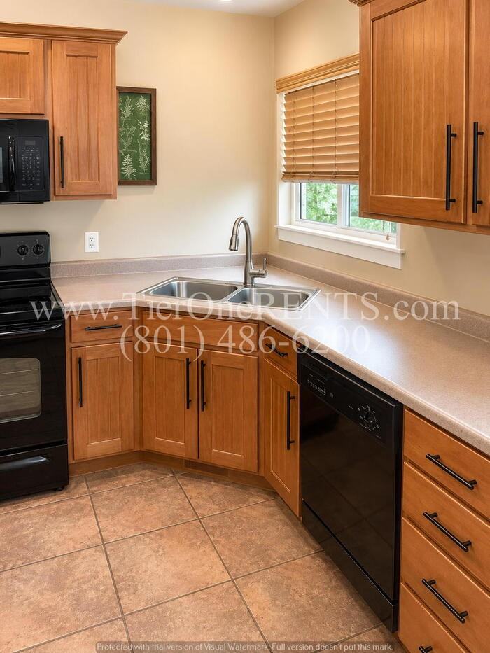 3306 S 6290 W - Photo 5 of 10