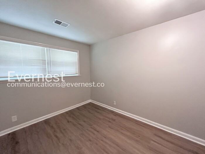 4402 Davana Dr - Photo 7 of 19