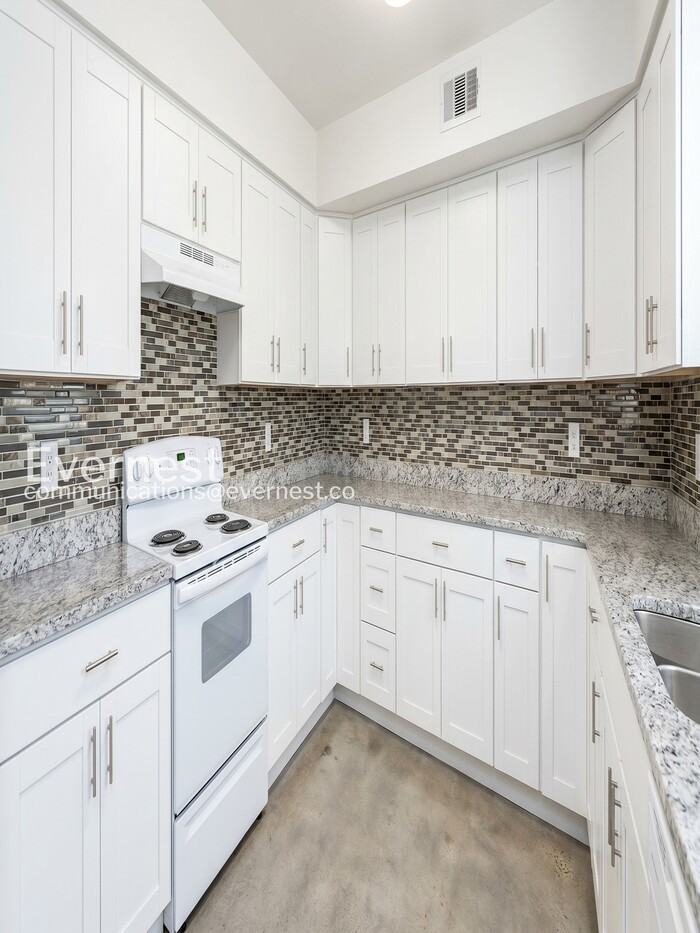 4207 S Sandalwood Cir - Photo 7 of 26