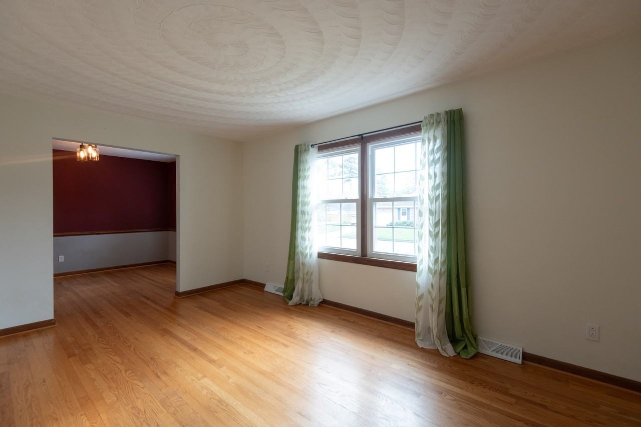 561 Summit Ridge Dr #NA - Photo 4 of 40