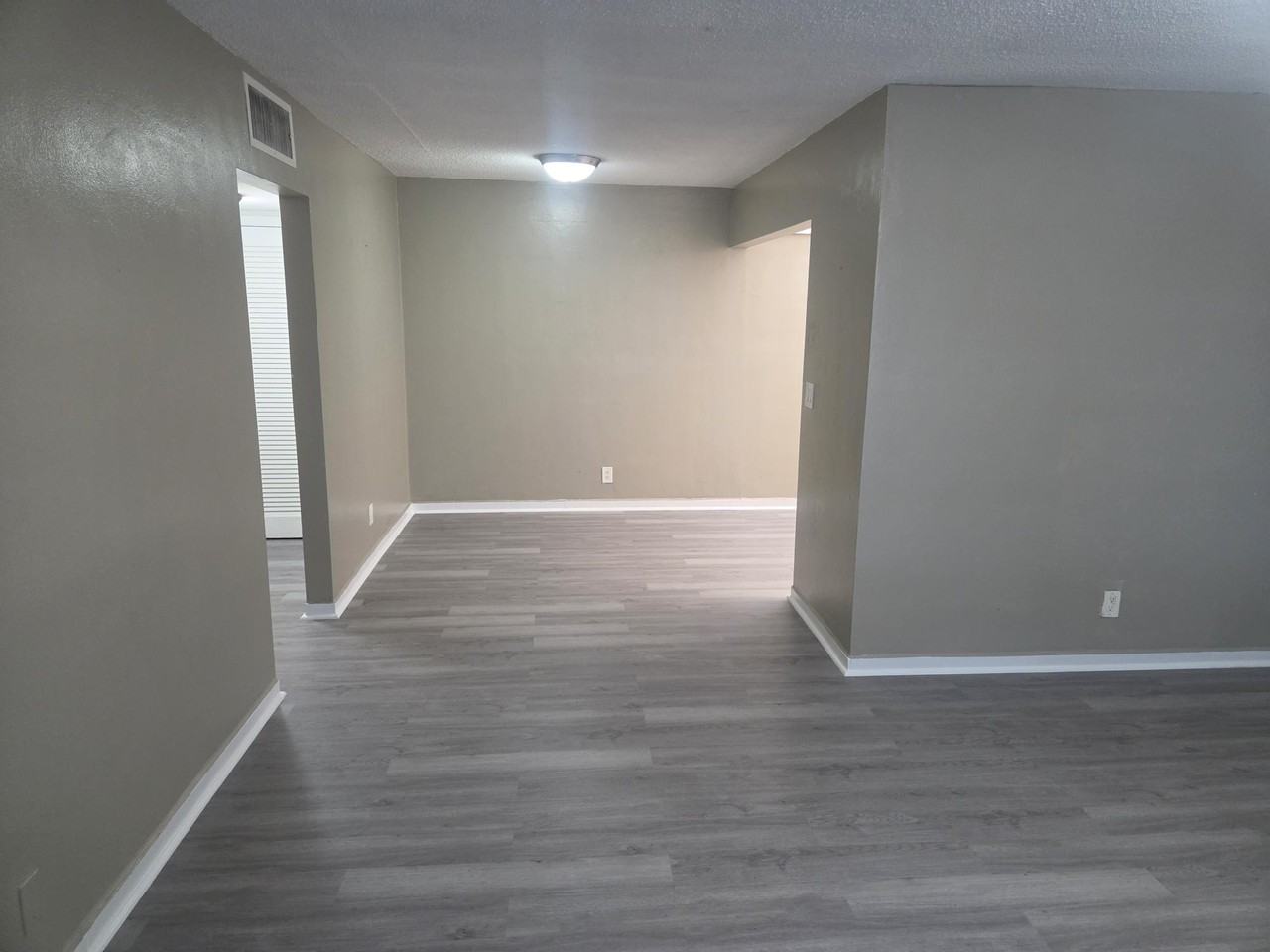 2031 Dewey St #107 - Photo 3 of 13
