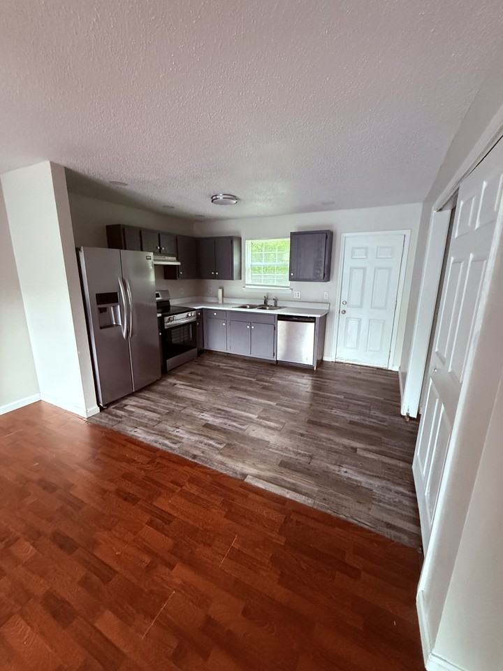 1220 Skyview Dr Nw #6 - Photo 6 of 7