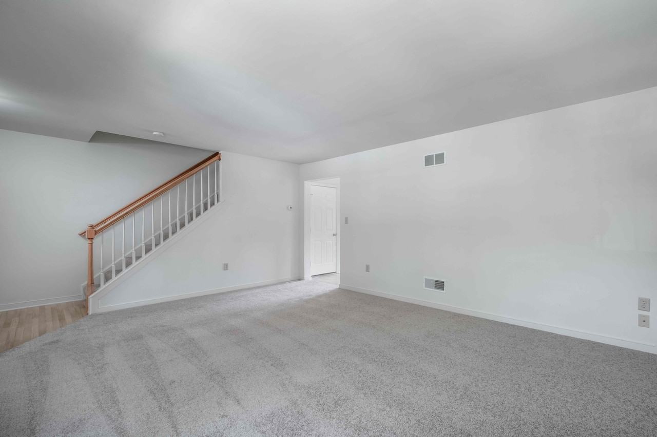 109 Henley Ln - Photo 7 of 25