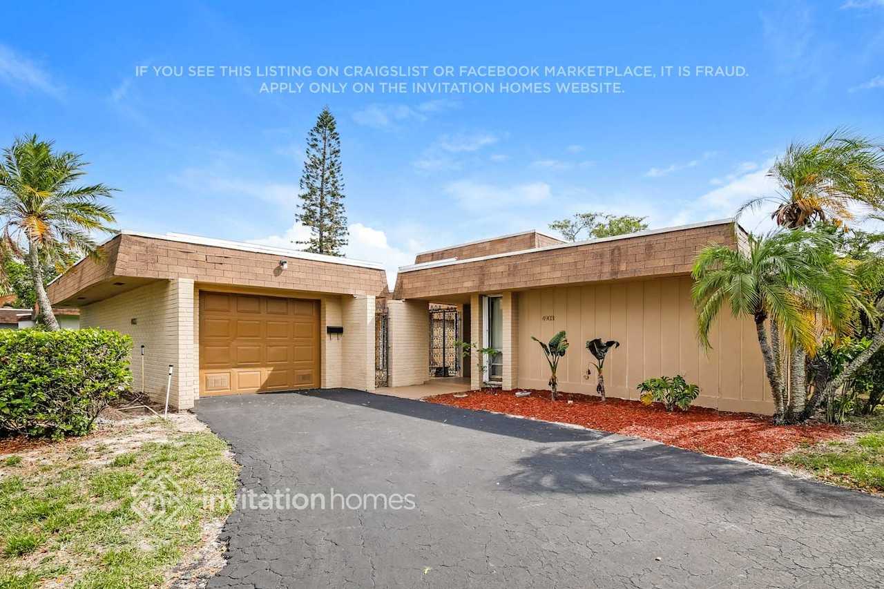 4903 Banyan Ln