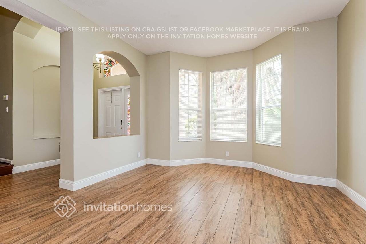 15701 Bent Creek Rd - Photo 4 of 17