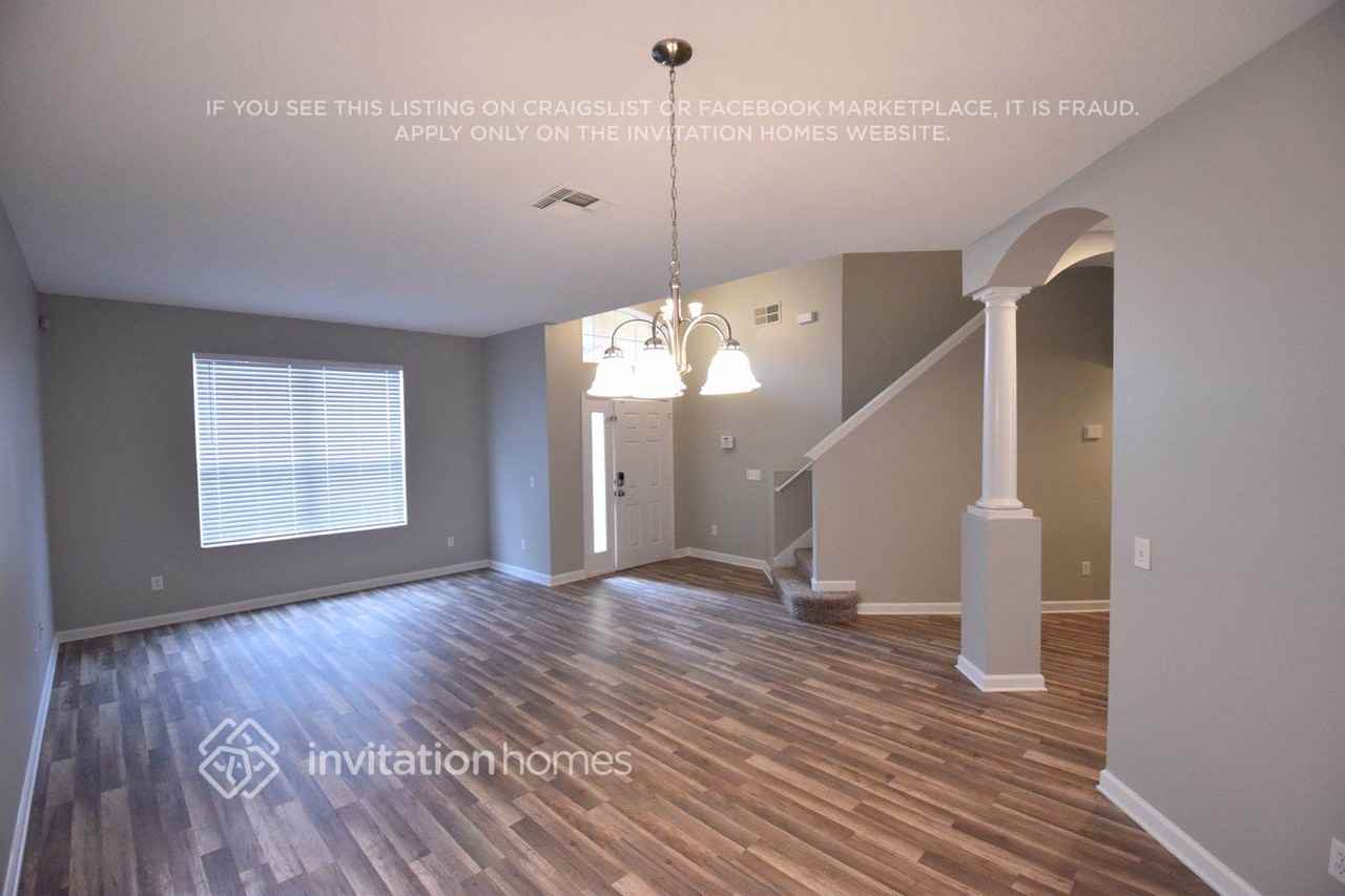 13544 Hidden Forest Cir - Photo 2 of 10