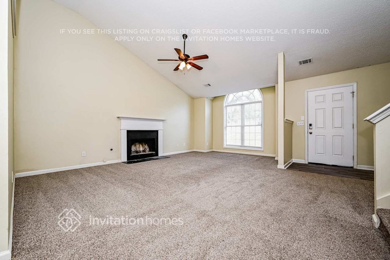 193 Windsor Cir - Photo 4 of 18