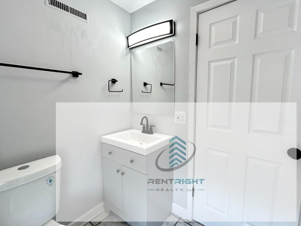 1849 W Augusta Blvd #2 - Photo 6 of 8