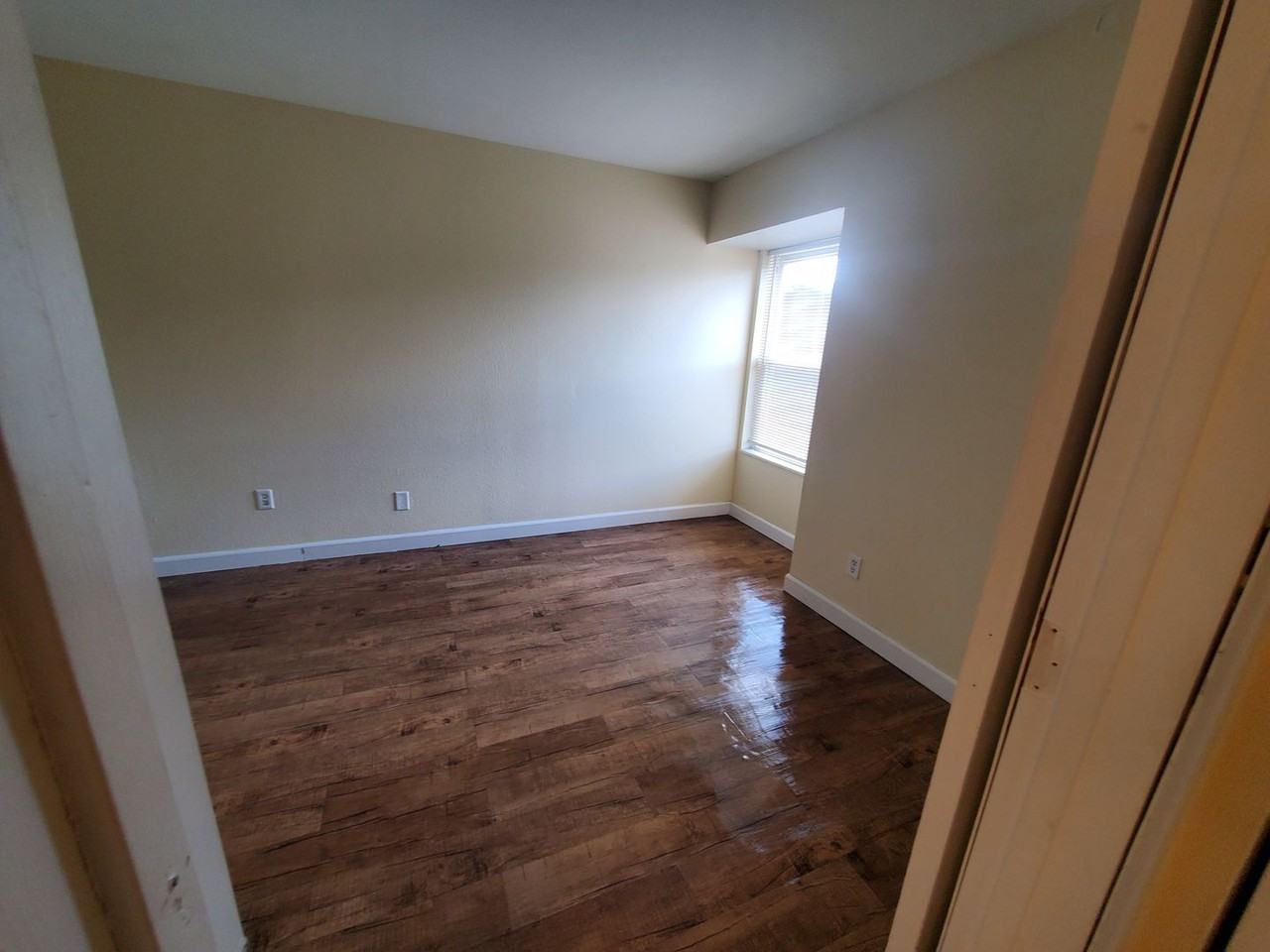 Abbott Acres Apartments - Photo 4 of 13