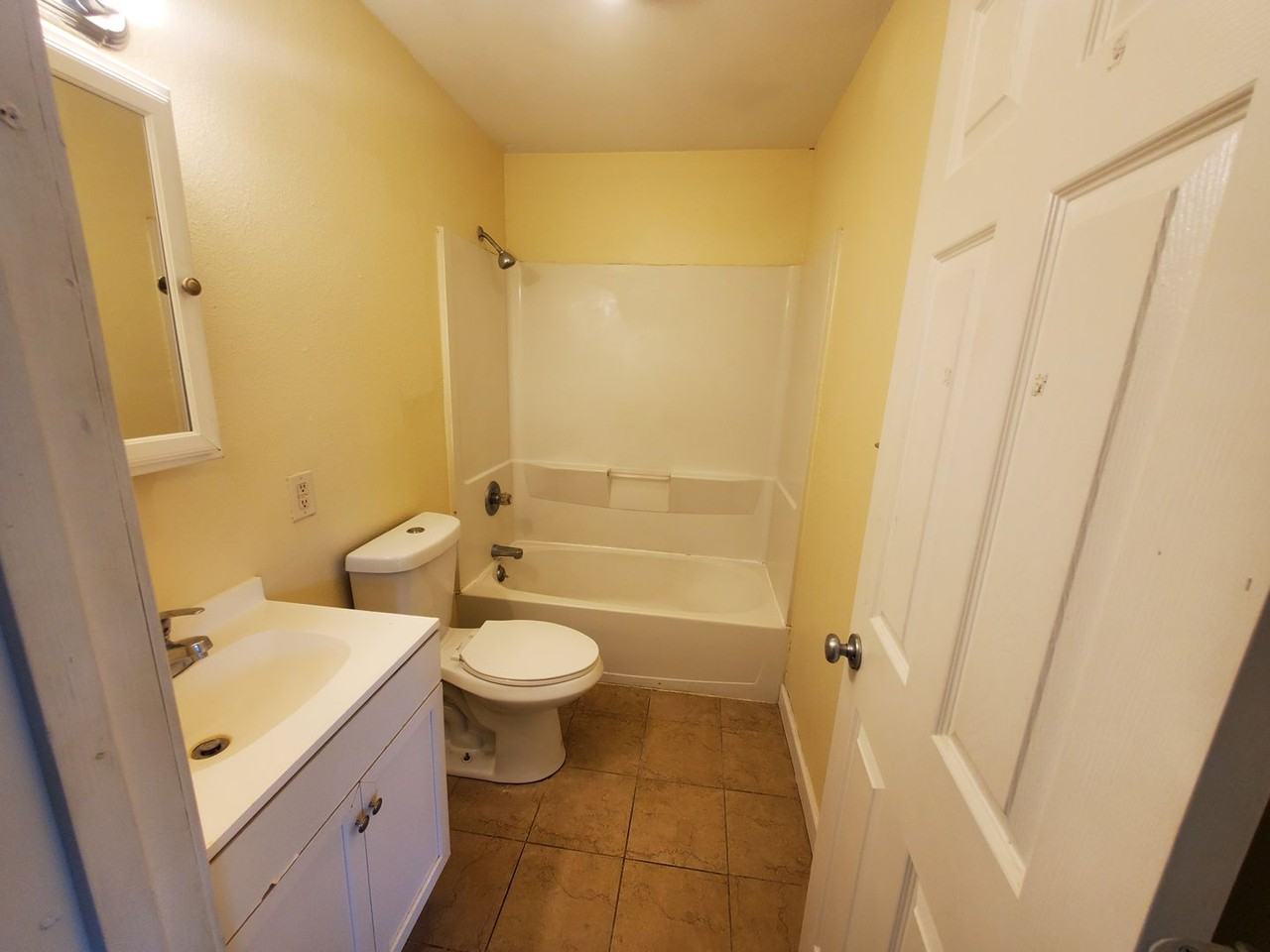 Abbott Acres Apartments - Photo 6 of 13