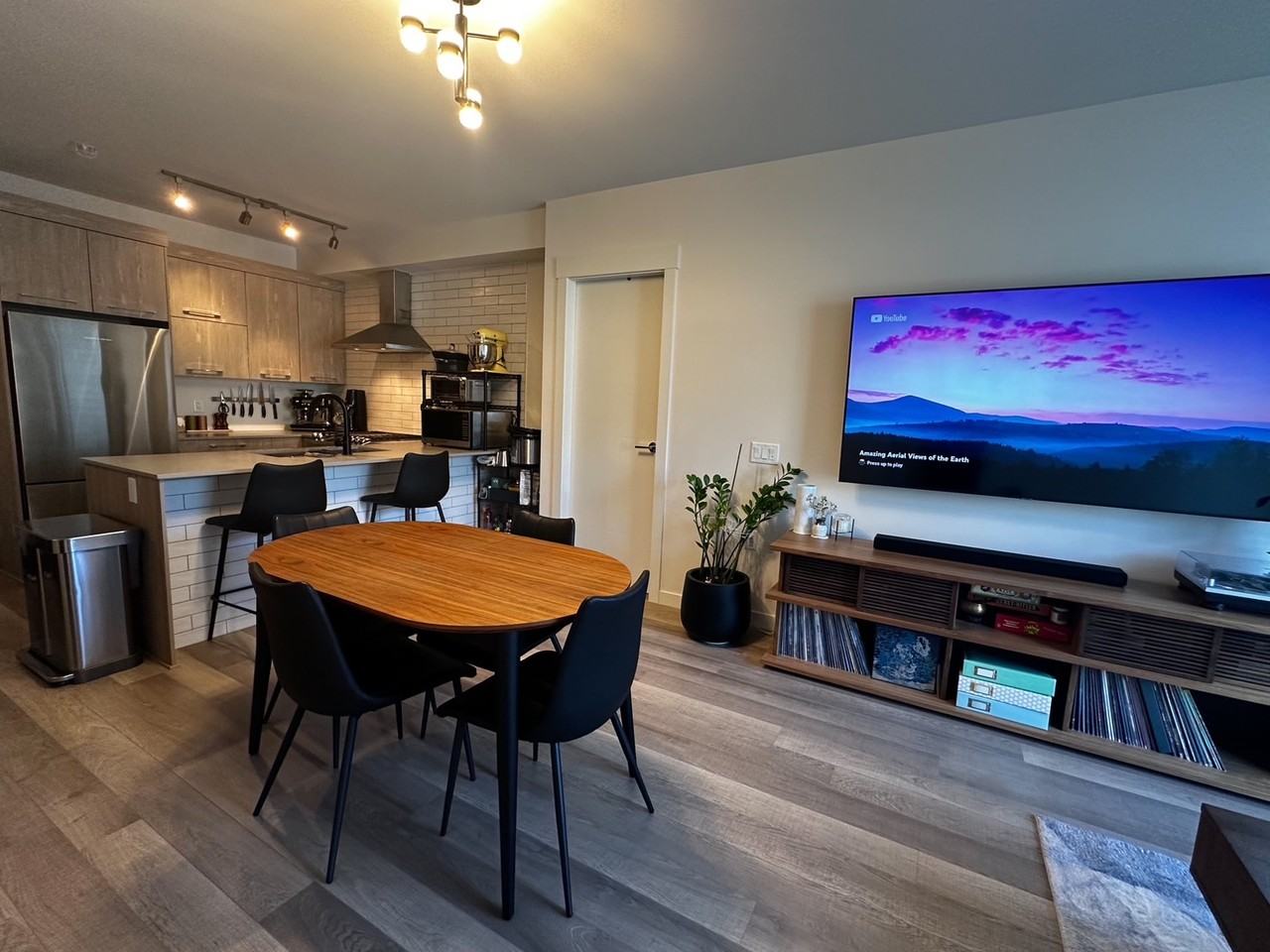1012 Auckland Street #202 - Photo 2 of 10