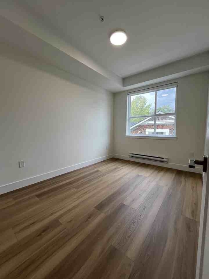 22740 Dewdney Trunk Rd - Photo 4 of 10