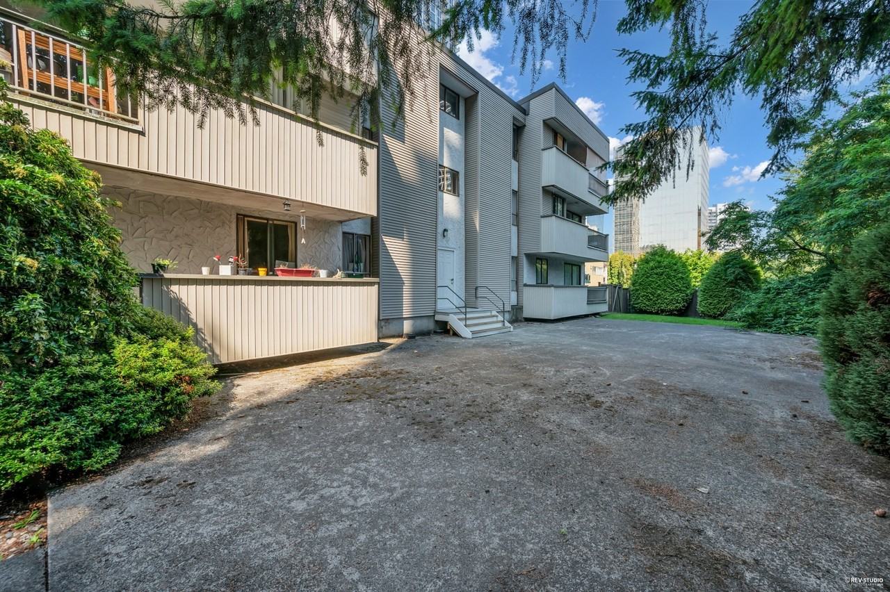 CEDARDALE COURT - Photo 4 of 50
