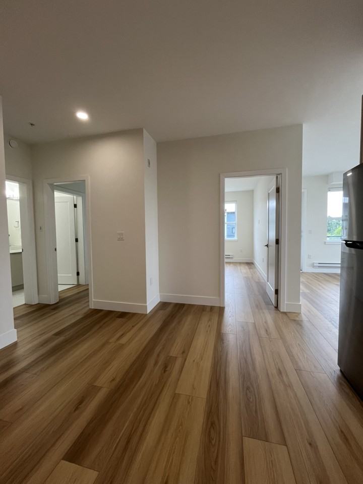22560 Hinch Cres - Photo 4 of 11