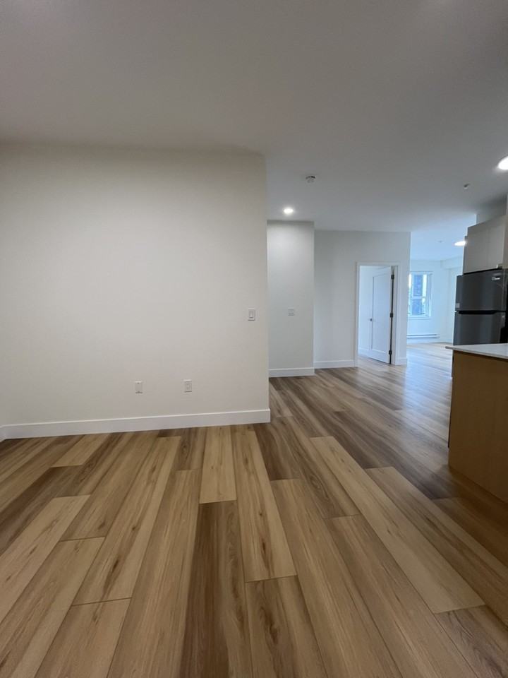 22560 Hinch Cres - Photo 3 of 11