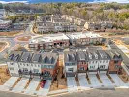 featured image of 101 Porter Ln