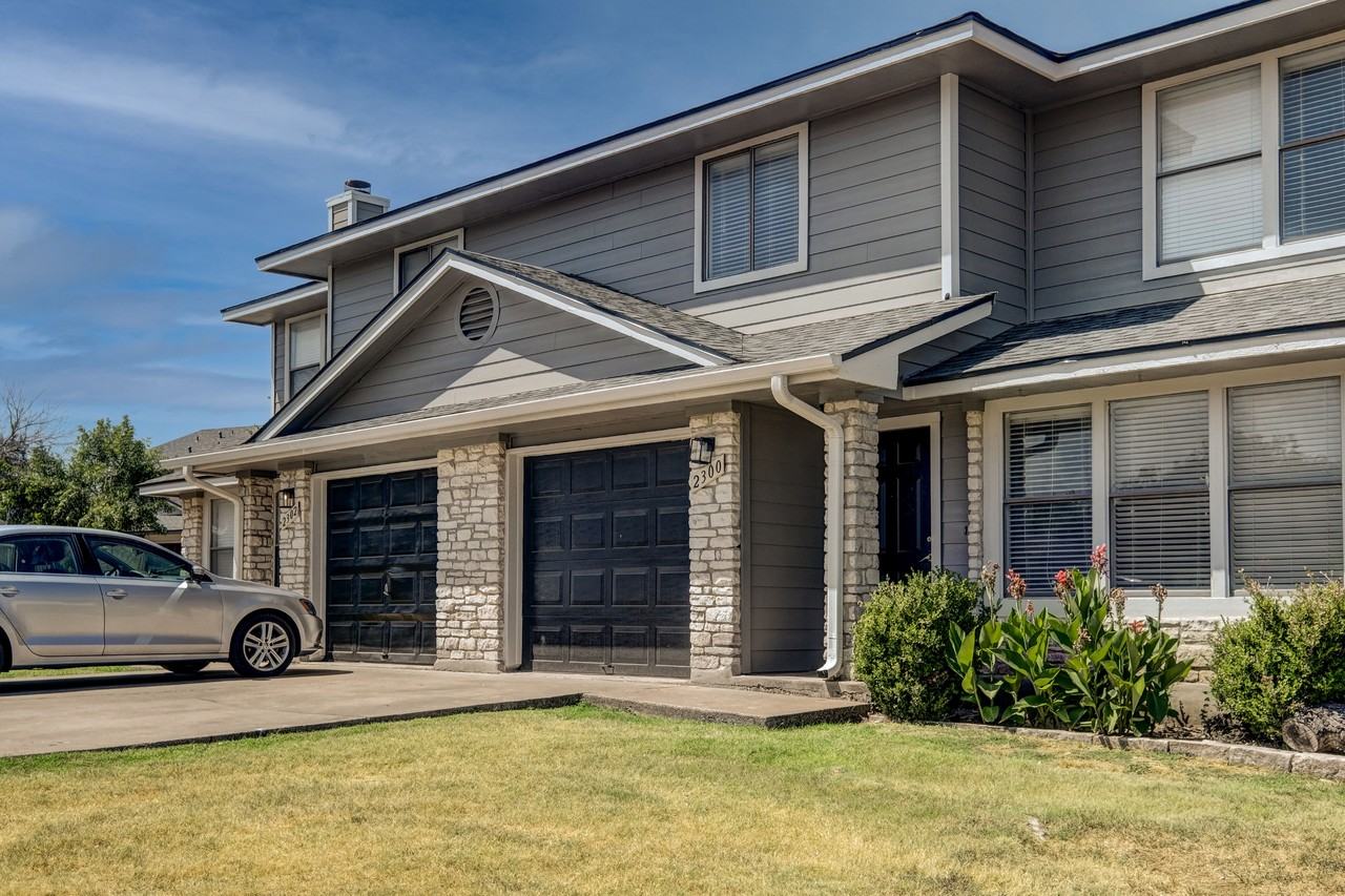 Rock Springs Duplexes - Photo 3 of 12