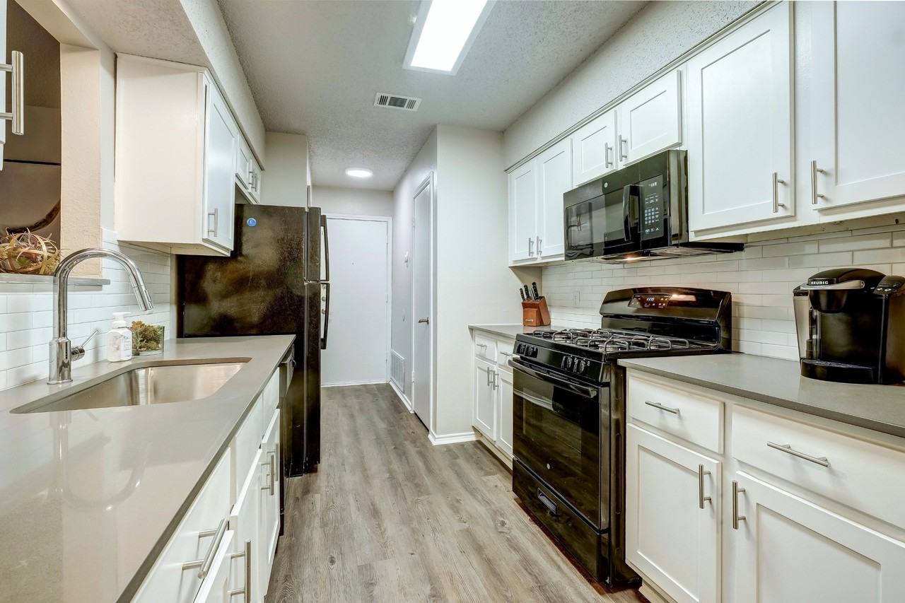 Rock Springs Duplexes - Photo 6 of 12