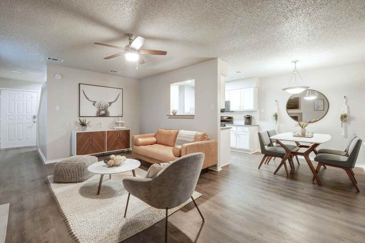 Rock Springs Duplexes - Photo 5 of 18